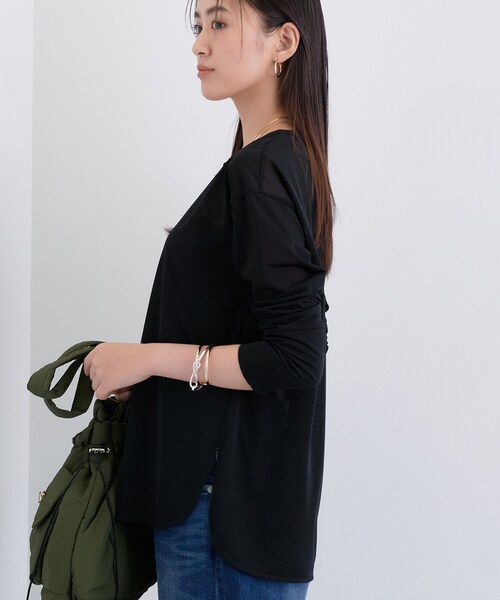 INDIVI(インディヴィ)の「ストレッチシアーロングTシャツ(Tシャツ/カットソー・レディース・ホワイト/ブラック/パープル/ダークグレー・34/15 /13/38/05)」の12枚目の写真