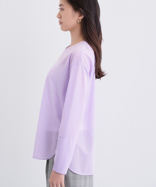 INDIVI(インディヴィ)の「ストレッチシアーロングTシャツ(Tシャツ/カットソー・レディース・ホワイト/ブラック/パープル/ダークグレー・34/15 /13/38/05)」の20枚目の写真