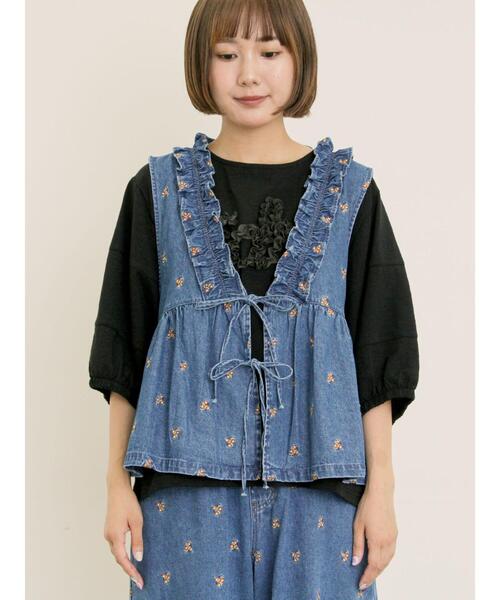 べニタニイズミさん　yoso 羊毛刺繍ベスト べニタニイズミさんyoso 羊毛刺繍ベスト