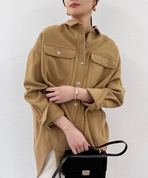 LOUNGEDRESS(ラウンジドレス)の「ウールオーバーシャツ(シャツ/ブラウス・レディース・オフホワイト/キャメル・FREE)」の1枚目の写真