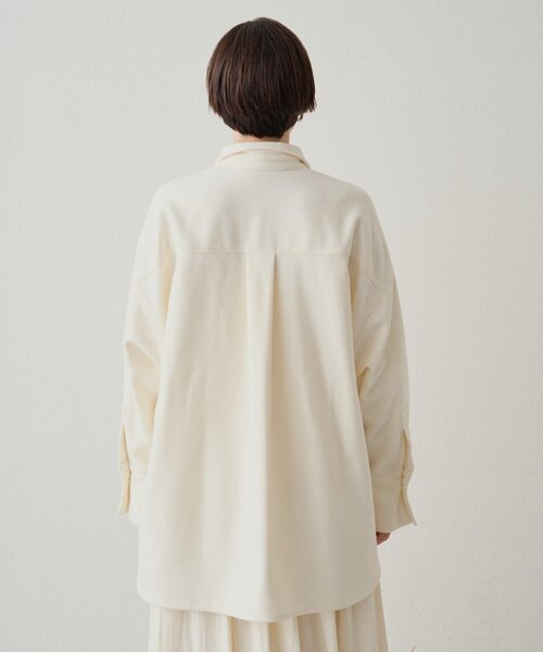 LOUNGEDRESS(ラウンジドレス)の「ウールオーバーシャツ(シャツ/ブラウス・レディース・オフホワイト/キャメル・FREE)」の4枚目の写真