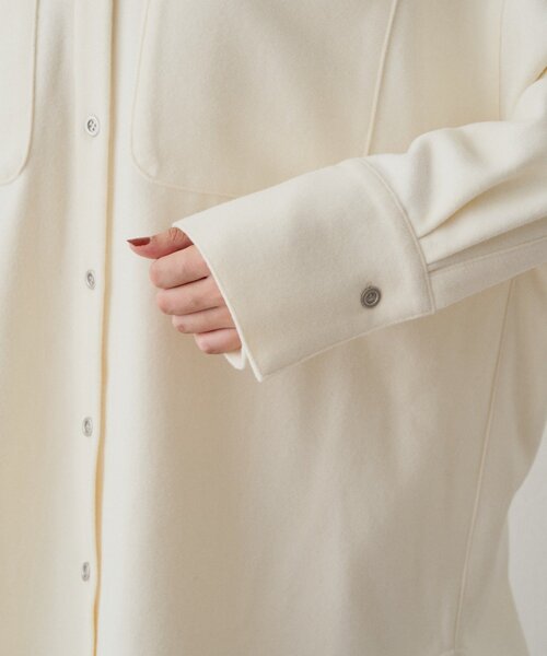LOUNGEDRESS(ラウンジドレス)の「ウールオーバーシャツ(シャツ/ブラウス・レディース・オフホワイト/キャメル・FREE)」の6枚目の写真