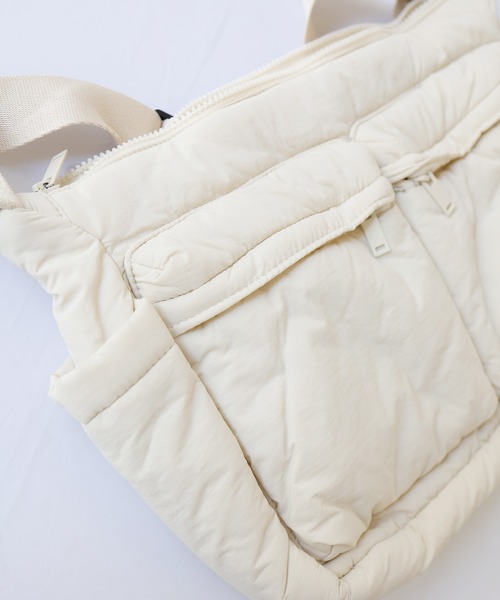 Crisp（クリスプ）の「2ポケットパフショルダーバッグ（ショルダーバッグ・レディース・ブラック/アイボリー・FREE）」の10枚目の写真