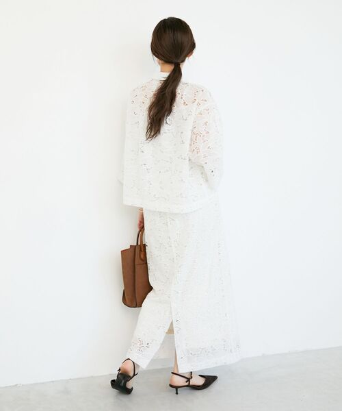 le.coeur blanc（ルクールブラン）の「モチーフレースシャツ（シャツ/ブラウス・レディース・オフホワイト/ブラック・38）」の14枚目の写真