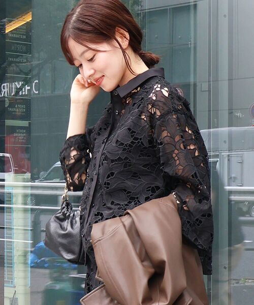 le.coeur blanc（ルクールブラン）の「モチーフレースシャツ（シャツ/ブラウス・レディース・オフホワイト/ブラック・38）」の19枚目の写真