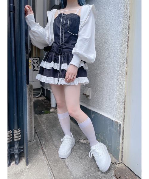 lilLilly（リルリリー）の「フリルシャツベルトキャミワンピ(アームバンドセット)（ワンピース・レディース・ブラック/ホワイト・FREE）」の3枚目の写真