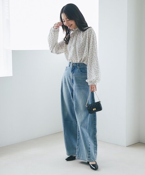 La boutique BonBon(ラブティックボンボン)の「【お上品映え】ドットプリントフリル衿ブラウス(シャツ/ブラウス・レディース・オフホワイト/ネイビー・FREE)」の8枚目の写真
