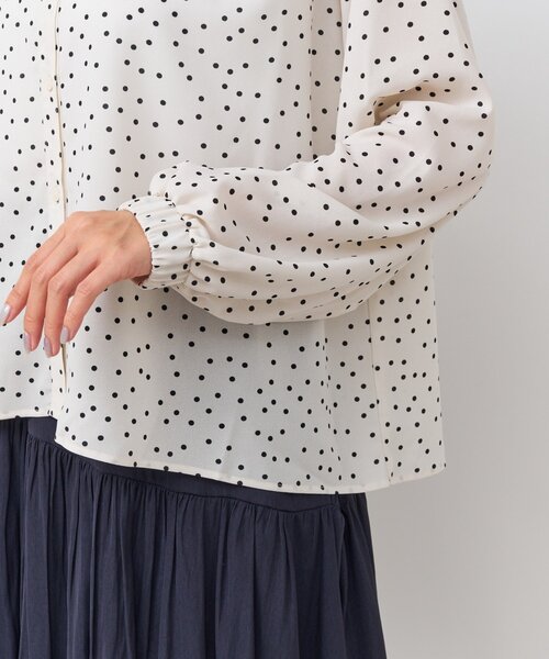 La boutique BonBon(ラブティックボンボン)の「【お上品映え】ドットプリントフリル衿ブラウス(シャツ/ブラウス・レディース・オフホワイト/ネイビー・FREE)」の16枚目の写真