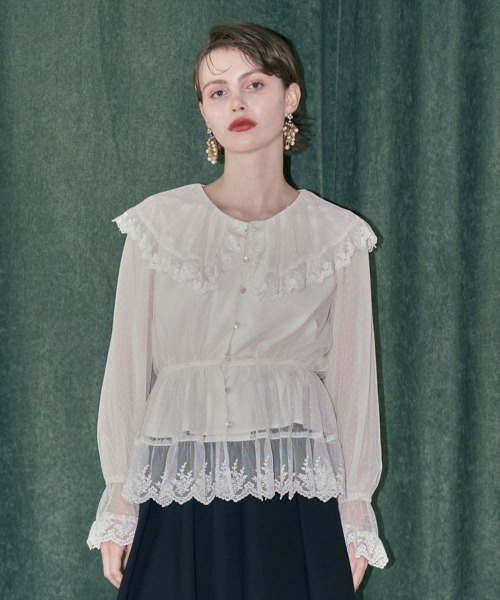 an another angelus(アンアナザーアンジェラス)の「レース使いドットチュールブラウス(シャツ/ブラウス・レディース・ライトグレー/アイボリー・FREE)」の2枚目の写真