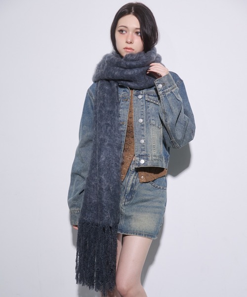 ENVYM（アンビー）の「ボリュームフリンジマフラー（マフラー・レディース・レッド/チャコールグレー/ブルー/アイボリー/ブラック・FREE）」の21枚目の写真