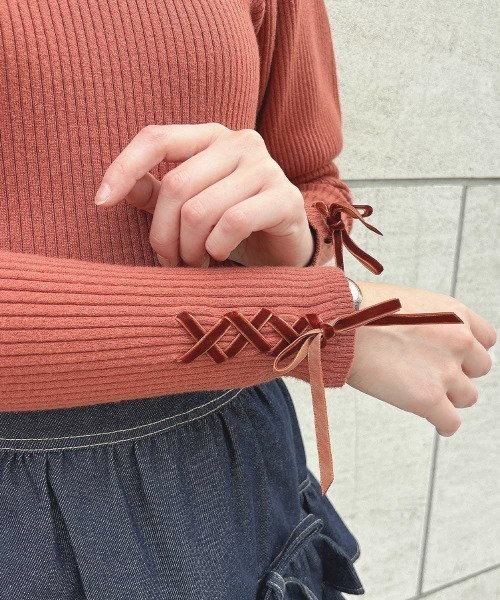 F i.n.t（フィント）の「袖口レースアップリブニットプルオーバー/fint フィント（ニット/セーター・レディース・ライトベージュ/ダークオレンジ/オフホワイト・FREE）」の10枚目の写真