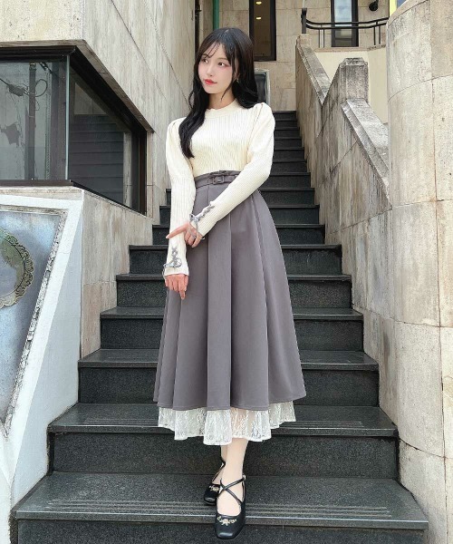 F i.n.t（フィント）の「袖口レースアップリブニットプルオーバー/fint フィント（ニット/セーター・レディース・ライトベージュ/ダークオレンジ/オフホワイト・FREE）」の4枚目の写真