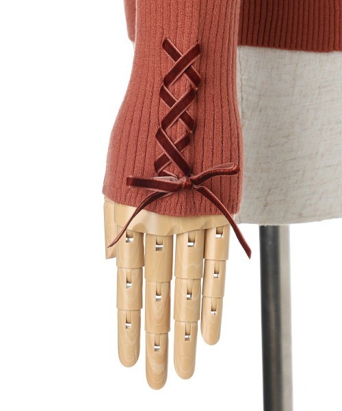 F i.n.t（フィント）の「袖口レースアップリブニットプルオーバー/fint フィント（ニット/セーター・レディース・ライトベージュ/ダークオレンジ/オフホワイト・FREE）」の22枚目の写真