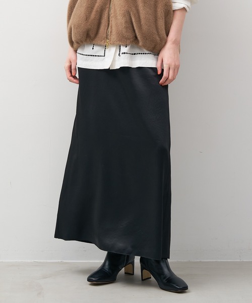 MICA&DEAL(マイカ&ディール)の「ヴィンテージサテンナロースカート(スカート・レディース・オフホワイト/ブラウン/ブラック・FREE)」の2枚目の写真