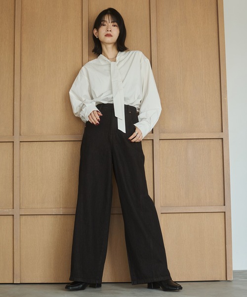 hunch(ハンチ)の「前後2WAY ボウタイブラウス(シャツ/ブラウス・レディース・オフホワイト/チャコール/ダークベージュ・FREE)」の4枚目の写真