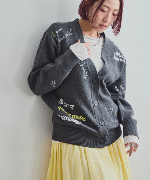 LHELBIE（レルビエ）の「刺繍ロゴニットカーディガン（カーディガン/ボレロ・レディース・グレー/ネイビー/アイボリー・M）」の4枚目の写真