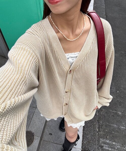 CIAOPANIC(チャオパニック)の「ストーンウォッシュニットカーディガン(カーディガン/ボレロ・レディース・アイボリー/ブラック/ブラウン/ネイビー/ピンク・FREE)」の2枚目の写真