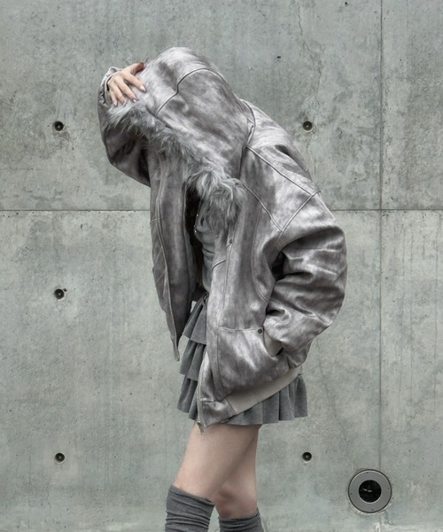 KsG(ケーエスジー)の「Wash Gray Fur Down Jacket(ダウンジャケット/コート・レディース・グレー・SMALL/MEDIUM/LARGE/X-LARGE)」の8枚目の写真