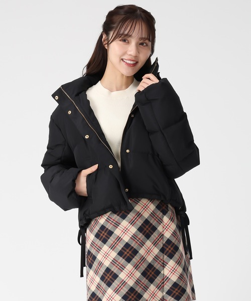 31 Sons de mode（トランテアン　ソン　ドゥ　モード）の「2025秋冬新作 サイドリボンフード付ショートダウン（ダウンジャケット/コート・レディース・ラベンダー/ブラック/アイボリー・S/M）」の2枚目の写真