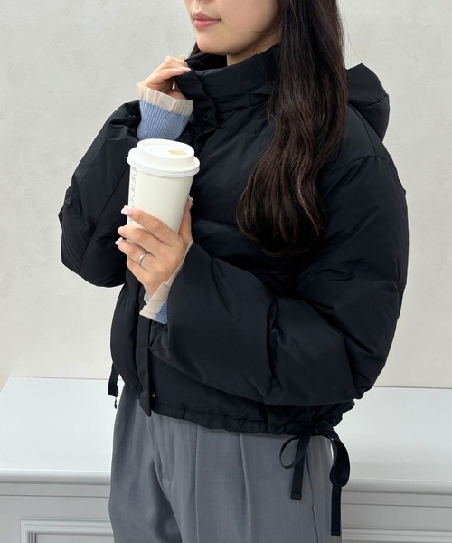 31 Sons de mode（トランテアン　ソン　ドゥ　モード）の「2025秋冬新作 サイドリボンフード付ショートダウン（ダウンジャケット/コート・レディース・ラベンダー/ブラック/アイボリー・S/M）」の17枚目の写真