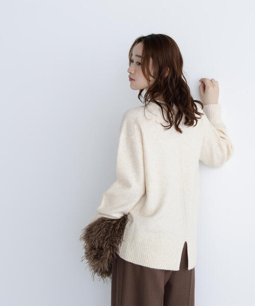 NATURAL BEAUTY BASIC(ナチュラルビューティーベーシック)の「◇バックスリットミドルニット(ニット/セーター・レディース・グレー/オレンジ/ダークブルー/ベージュ・FREE)」の3枚目の写真