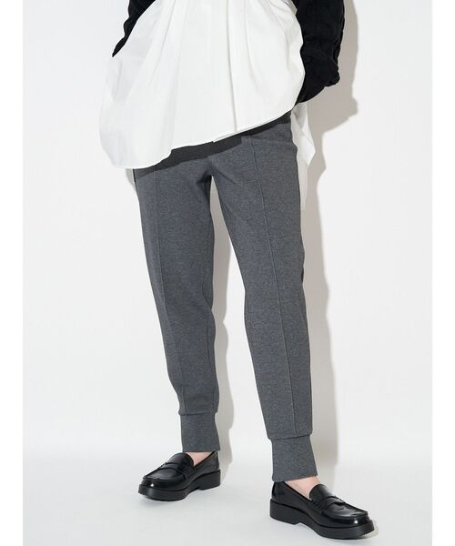 ELENDEEK(エレンディーク)の「ポンチファブリックジョガーパンツ(その他パンツ・レディース・ブラック/グレー・01/02)」の5枚目の写真