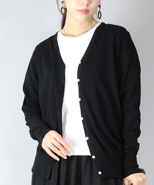 and it_（アンドイット）の「オーディナリーコットンニットVネックカーディガン（カーディガン/ボレロ・レディース・ブラック/チャコール・LL/M/L）」の3枚目の写真