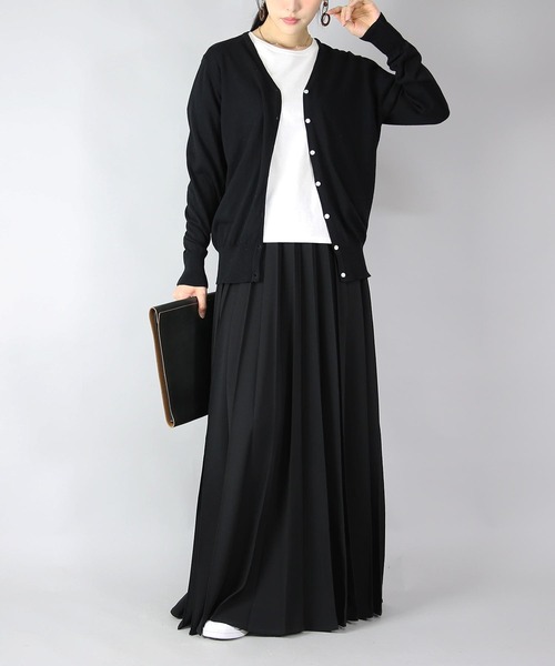 and it_（アンドイット）の「オーディナリーコットンニットVネックカーディガン（カーディガン/ボレロ・レディース・ブラック/チャコール・LL/M/L）」の6枚目の写真