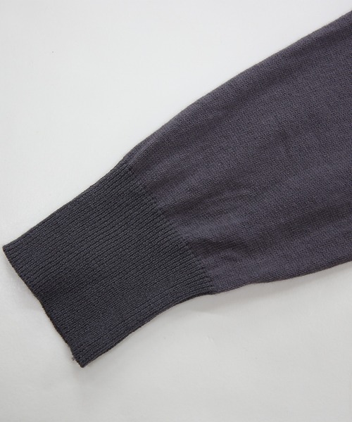 and it_（アンドイット）の「オーディナリーコットンニットVネックカーディガン（カーディガン/ボレロ・レディース・ブラック/チャコール・LL/M/L）」の14枚目の写真