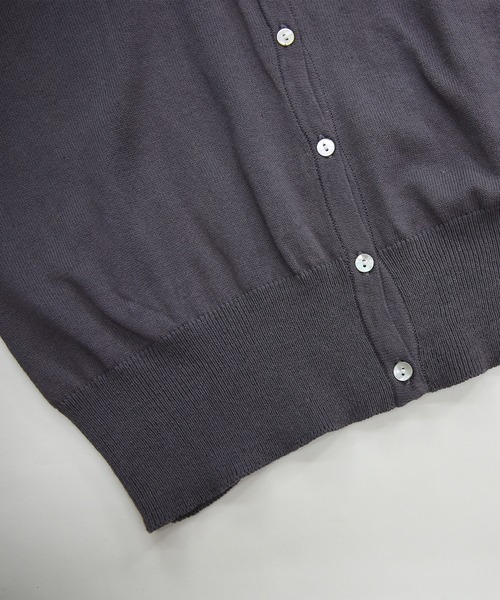 and it_（アンドイット）の「オーディナリーコットンニットVネックカーディガン（カーディガン/ボレロ・レディース・ブラック/チャコール・LL/M/L）」の16枚目の写真
