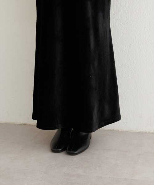 natural couture（ナチュラルクチュール）の「ベロアマーメイドスカート（スカート・レディース・モカ/ピンク/ブラック/オフホワイト・FREE/LARGE）」の5枚目の写真
