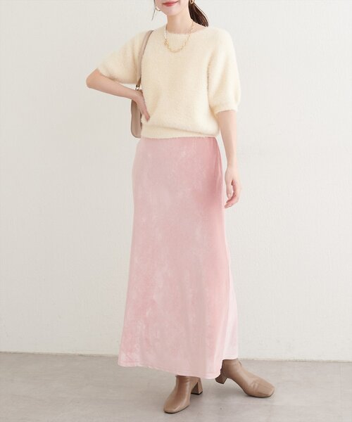 natural couture（ナチュラルクチュール）の「ベロアマーメイドスカート（スカート・レディース・モカ/ピンク/ブラック/オフホワイト・FREE/LARGE）」の15枚目の写真