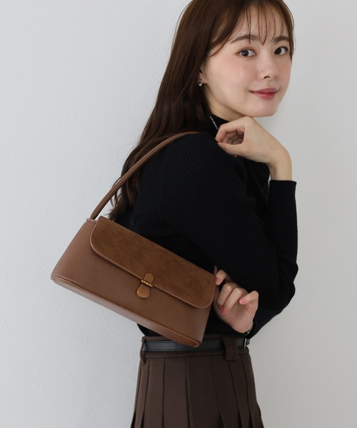 BLUEEAST(ブルーイースト)の「スウェードスクエアミニバッグ(ハンドバッグ・レディース・キャメル/レオパード/ブラック・FREE)」の4枚目の写真