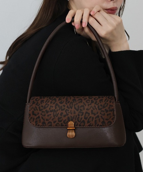 BLUEEAST(ブルーイースト)の「スウェードスクエアミニバッグ(ハンドバッグ・レディース・キャメル/レオパード/ブラック・FREE)」の7枚目の写真