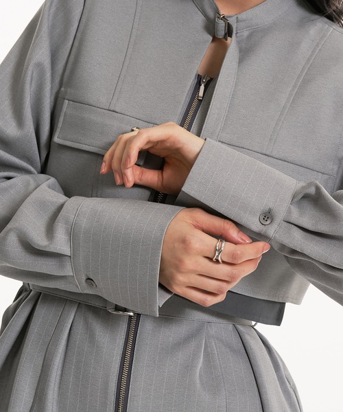 UNITED TOKYO（ユナイテッドトウキョウ）の「【一部店舗限定カラーあり！】ポケットベストSETジッパーワンピース｜2way/オケージョン/ウォッシャブル/抗ピリング/制電/UVカット/吸湿性/速乾性/ストレッチ/春服（ワンピース・レディース・グレー/ブラウン/ライトグレー/ベージュ・1/2）」の11枚目の写真