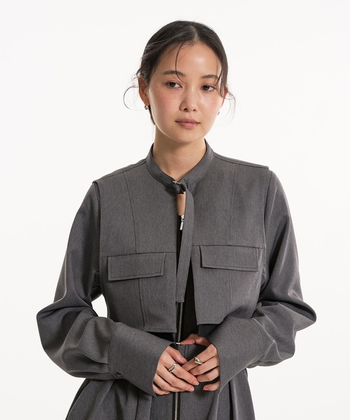 UNITED TOKYO（ユナイテッドトウキョウ）の「【一部店舗限定カラーあり！】ポケットベストSETジッパーワンピース｜2way/オケージョン/ウォッシャブル/抗ピリング/制電/UVカット/吸湿性/速乾性/ストレッチ/春服（ワンピース・レディース・グレー/ブラウン/ライトグレー/ベージュ・1/2）」の5枚目の写真