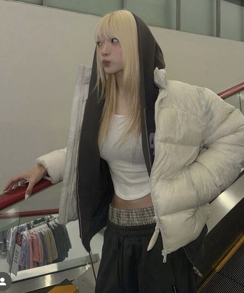 ROCKCAKE(ロックケーキ)の「Arch Logo Zip Up Hoodie - Charcoal(パーカー・レディース・その他・SMALL/MEDIUM)」の6枚目の写真