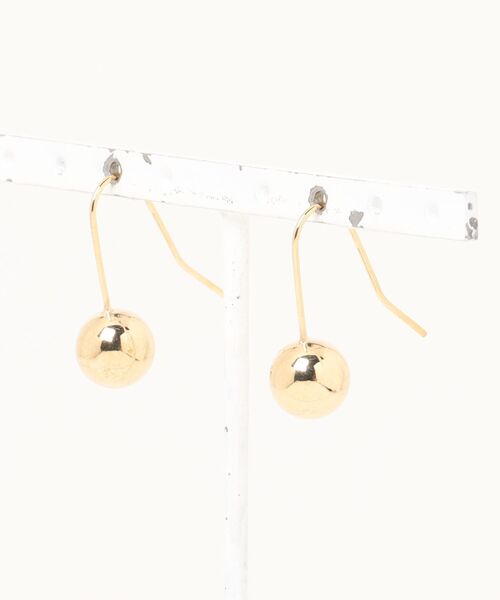 aremoi(アレモイ)の「【aremoi / アレモイ】ミニマルボールフックピアス(ピアス(両耳用)・レディース・ゴールド/シルバー・FREE)」の2枚目の写真