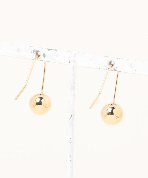 aremoi(アレモイ)の「【aremoi / アレモイ】ミニマルボールフックピアス(ピアス(両耳用)・レディース・ゴールド/シルバー・FREE)」の3枚目の写真