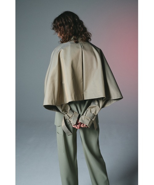 RIM.ARK(リムアーク)の「Back tuck short JK バックタックショートジャケット(カバーオール・レディース・ベージュ/ブラック・FREE)」の13枚目の写真