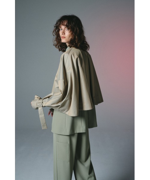 RIM.ARK(リムアーク)の「Back tuck short JK バックタックショートジャケット(カバーオール・レディース・ベージュ/ブラック・FREE)」の14枚目の写真