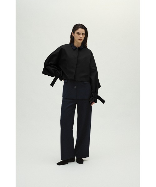 RIM.ARK(リムアーク)の「Back tuck short JK バックタックショートジャケット(カバーオール・レディース・ベージュ/ブラック・FREE)」の11枚目の写真