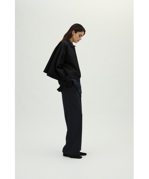 RIM.ARK(リムアーク)の「Back tuck short JK バックタックショートジャケット(カバーオール・レディース・ベージュ/ブラック・FREE)」の8枚目の写真