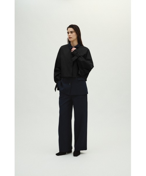 RIM.ARK(リムアーク)の「Back tuck short JK バックタックショートジャケット(カバーオール・レディース・ベージュ/ブラック・FREE)」の9枚目の写真