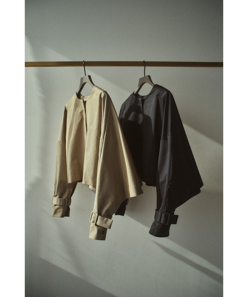 RIM.ARK(リムアーク)の「Back tuck short JK バックタックショートジャケット(カバーオール・レディース・ベージュ/ブラック・FREE)」の17枚目の写真