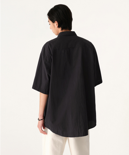 MUSINSA STANDARD（ムシンサスタンダード）の「リラックスドマイクロシアサッカー半袖シャツ[ブラック]（シャツ/ブラウス・メンズ・その他・SMALL/MEDIUM/LARGE/X-LARGE/XX-LARGE）」の3枚目の写真