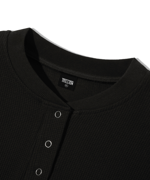 TRILLION（トリリオン）の「ワッフルリングスナップヘンリーネックロングスリーブ[ブラック]（Tシャツ/カットソー・レディース・その他・MEDIUM/LARGE/X-LARGE）」の6枚目の写真