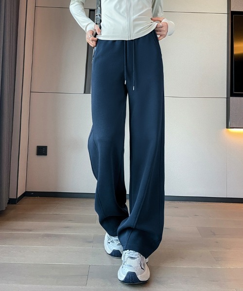 HANDO(ハンド)の「センターラインスウェットワイドパンツ/美脚リラックスジャージーパンツ(スウェットパンツ・レディース・ネイビー/チャコール/カーキ/ワイン/アイボリー/ブラック/グレー・S/M/L/XL/XXL)」の6枚目の写真