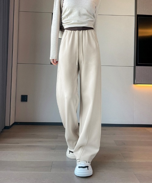 HANDO(ハンド)の「センターラインスウェットワイドパンツ/美脚リラックスジャージーパンツ(スウェットパンツ・レディース・ネイビー/チャコール/カーキ/ワイン/アイボリー/ブラック/グレー・S/M/L/XL/XXL)」の2枚目の写真