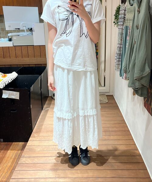 VIKINI VENDER（ビキニベンダー）の「アーネスティアードロングスカート - ホワイト（スカート・レディース・その他・ONE SIZE）」の9枚目の写真